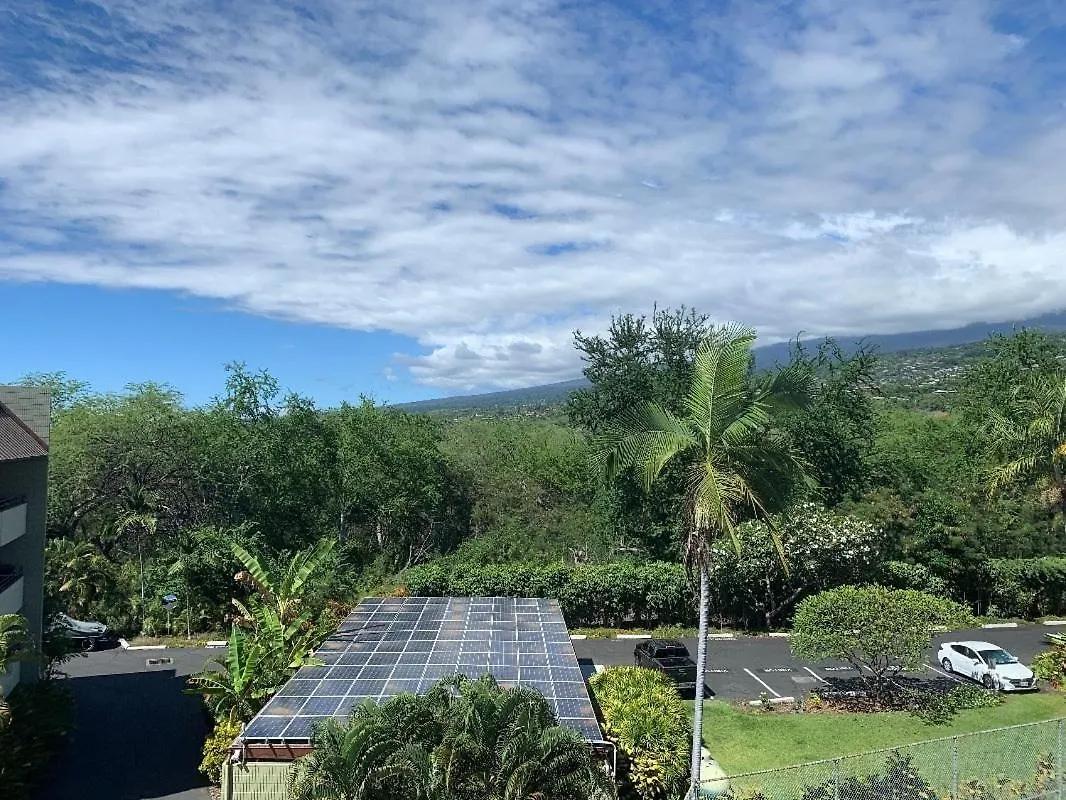 Apartment White Sands Beach Condo #324. Big Patio!! Ocean And Mountains Across From Beach! Kailua-Kona United States