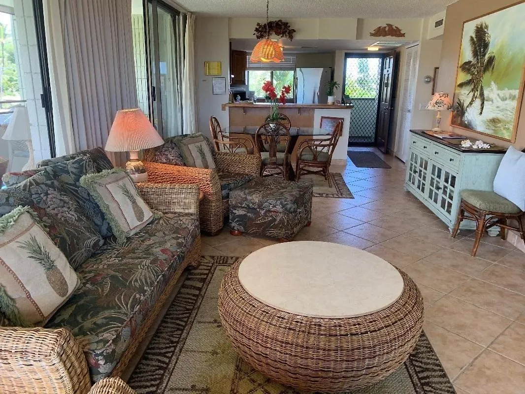 White Sands Beach Condo #324. Big Patio!! Ocean And Mountains Across From Beach! Kailua-Kona