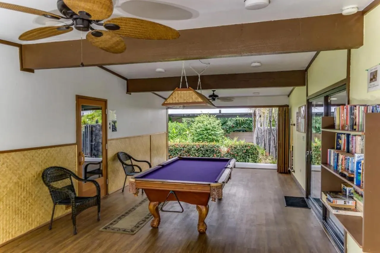 White Sands Beach Condo #324. Big Patio!! Ocean And Mountains Across From Beach! Kailua-Kona 0*,