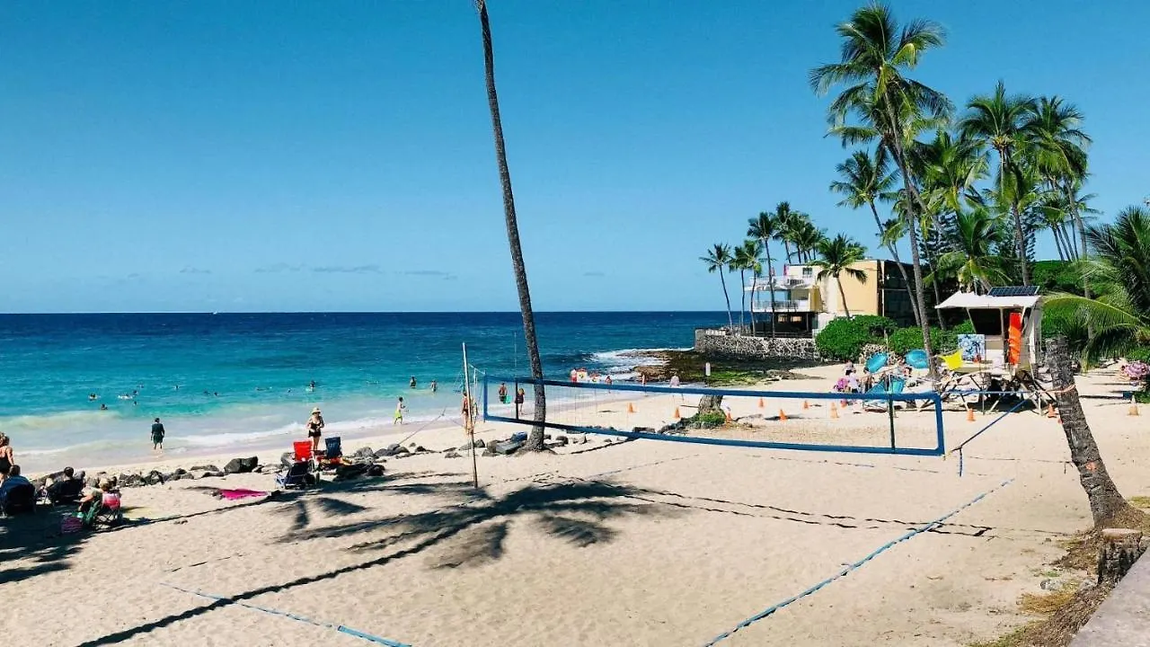 Apartment White Sands Beach Condo #324. Big Patio!! Ocean And Mountains Across From Beach! Kailua-Kona